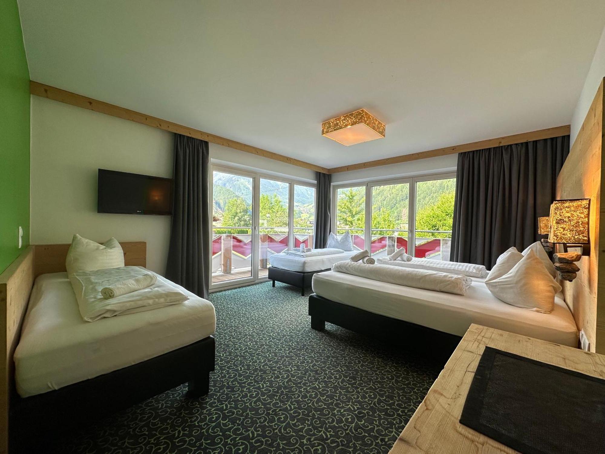 Partyhouse Harakiri Stay Different 60 Seconds To Mountains! Free Parking! Self Check-In Mayrhofen Εξωτερικό φωτογραφία