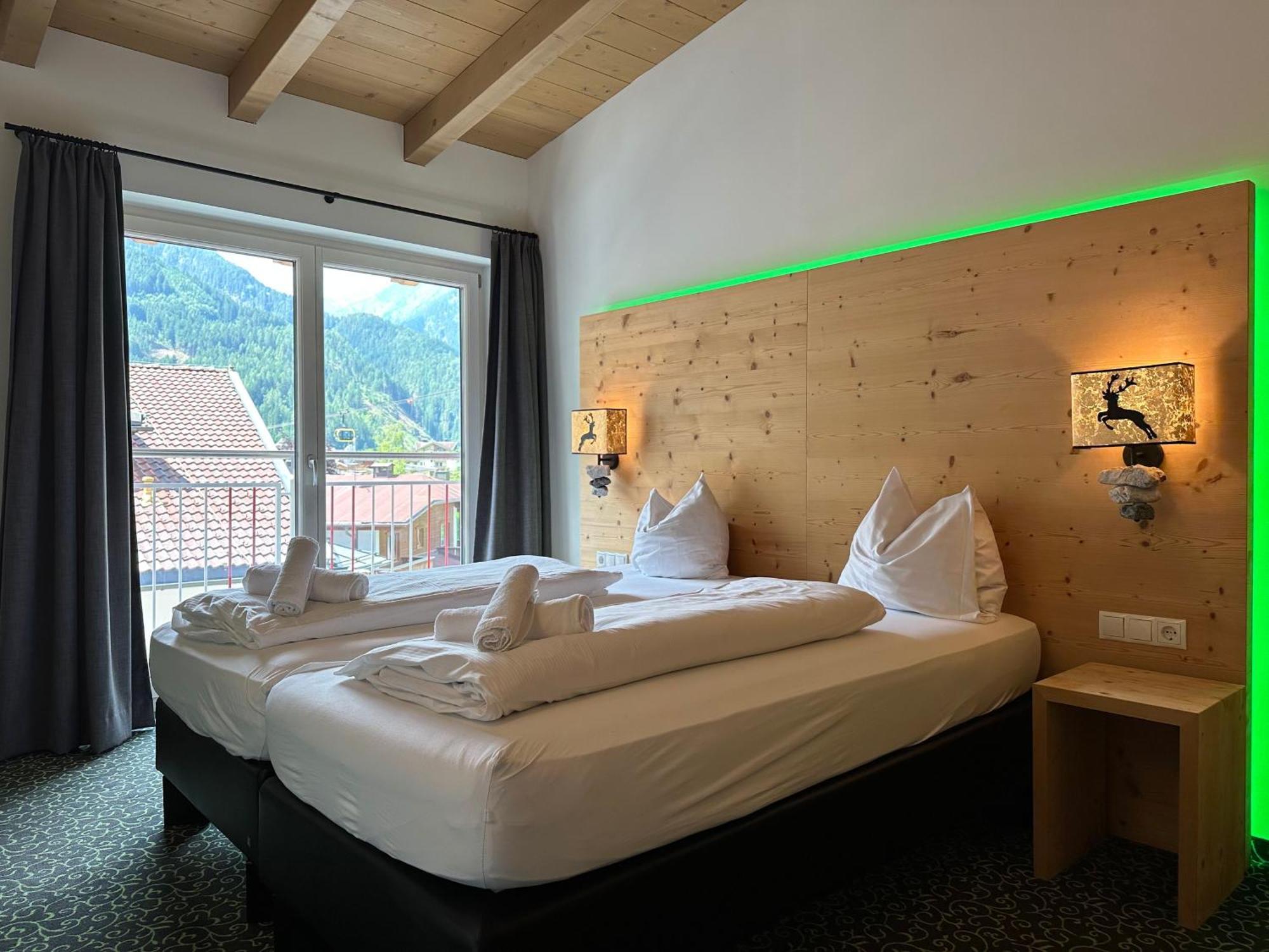 Partyhouse Harakiri Stay Different 60 Seconds To Mountains! Free Parking! Self Check-In Mayrhofen Εξωτερικό φωτογραφία