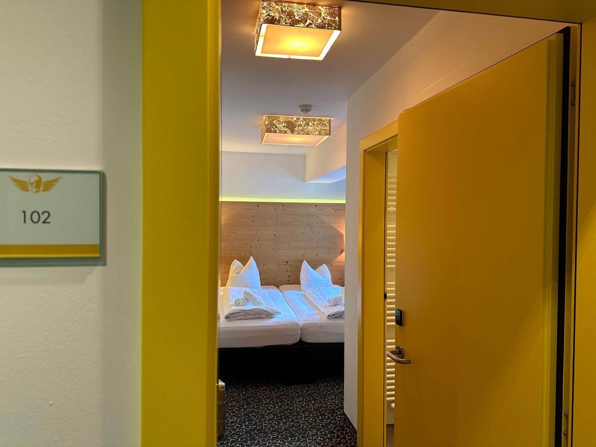 Partyhouse Harakiri Stay Different 60 Seconds To Mountains! Free Parking! Self Check-In Mayrhofen Εξωτερικό φωτογραφία