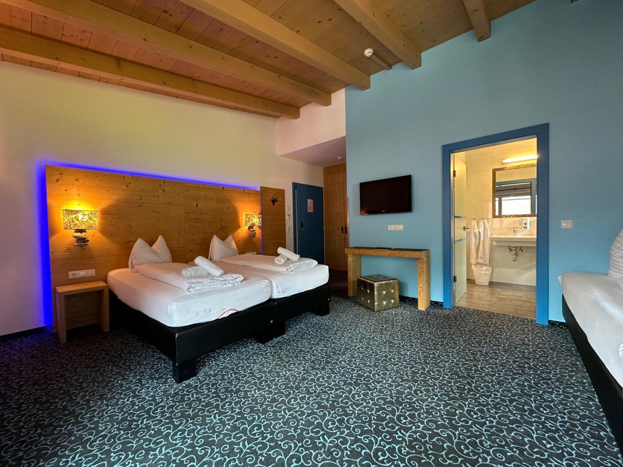 Partyhouse Harakiri Stay Different 60 Seconds To Mountains! Free Parking! Self Check-In Mayrhofen Εξωτερικό φωτογραφία