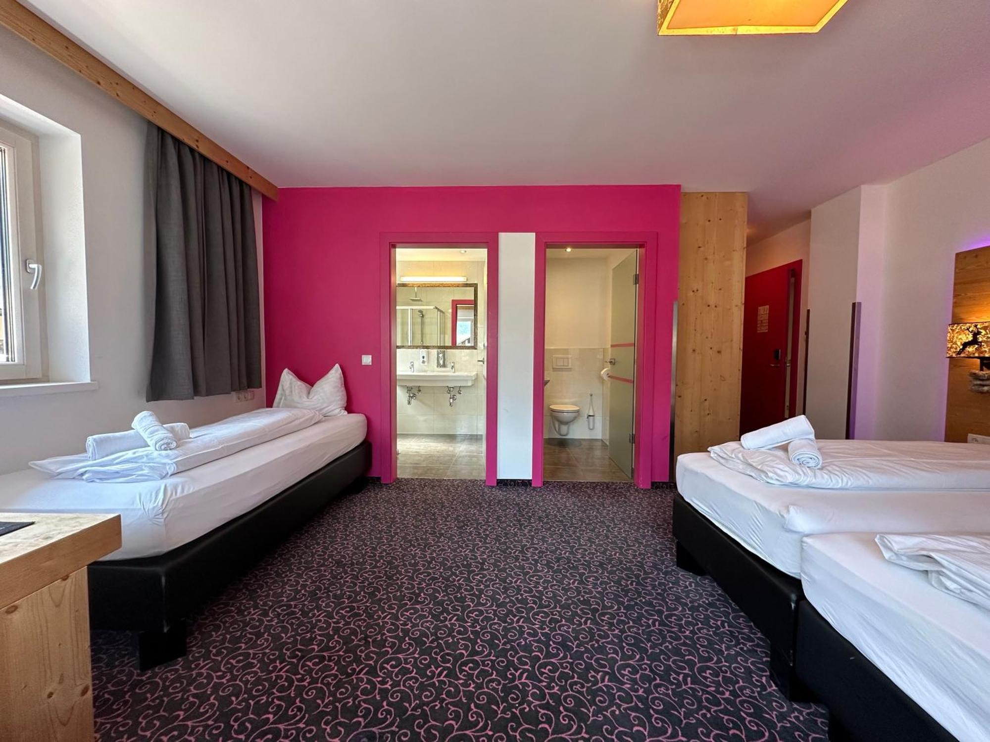 Partyhouse Harakiri Stay Different 60 Seconds To Mountains! Free Parking! Self Check-In Mayrhofen Εξωτερικό φωτογραφία