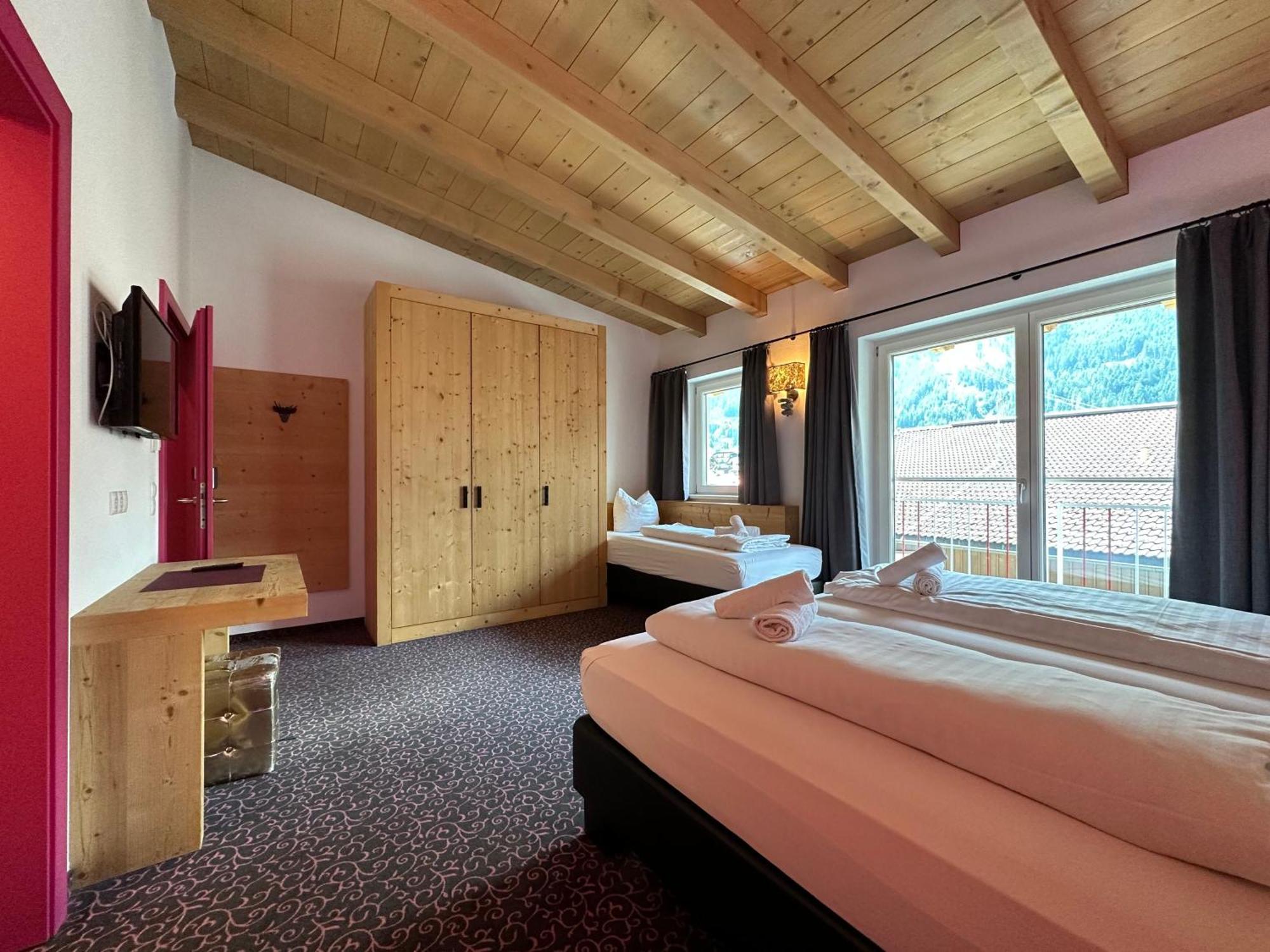 Partyhouse Harakiri Stay Different 60 Seconds To Mountains! Free Parking! Self Check-In Mayrhofen Εξωτερικό φωτογραφία